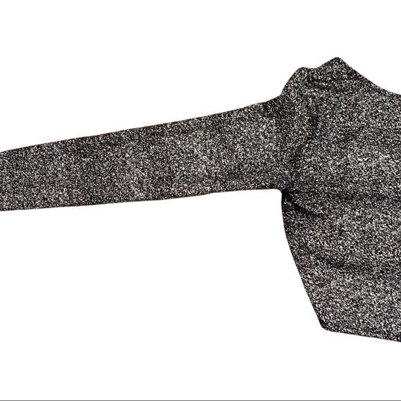 Long sleeve black with gold shimmer crop top, size small - Picture 4 of 5